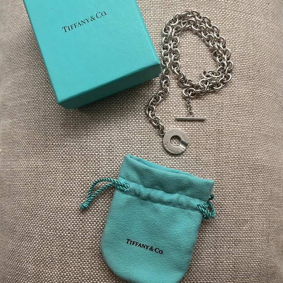 Tiffany & Co Classic Toggle 17" Necklace w/Box and Tiffany & Co. Jewelry pouch - Picture 7 of 8